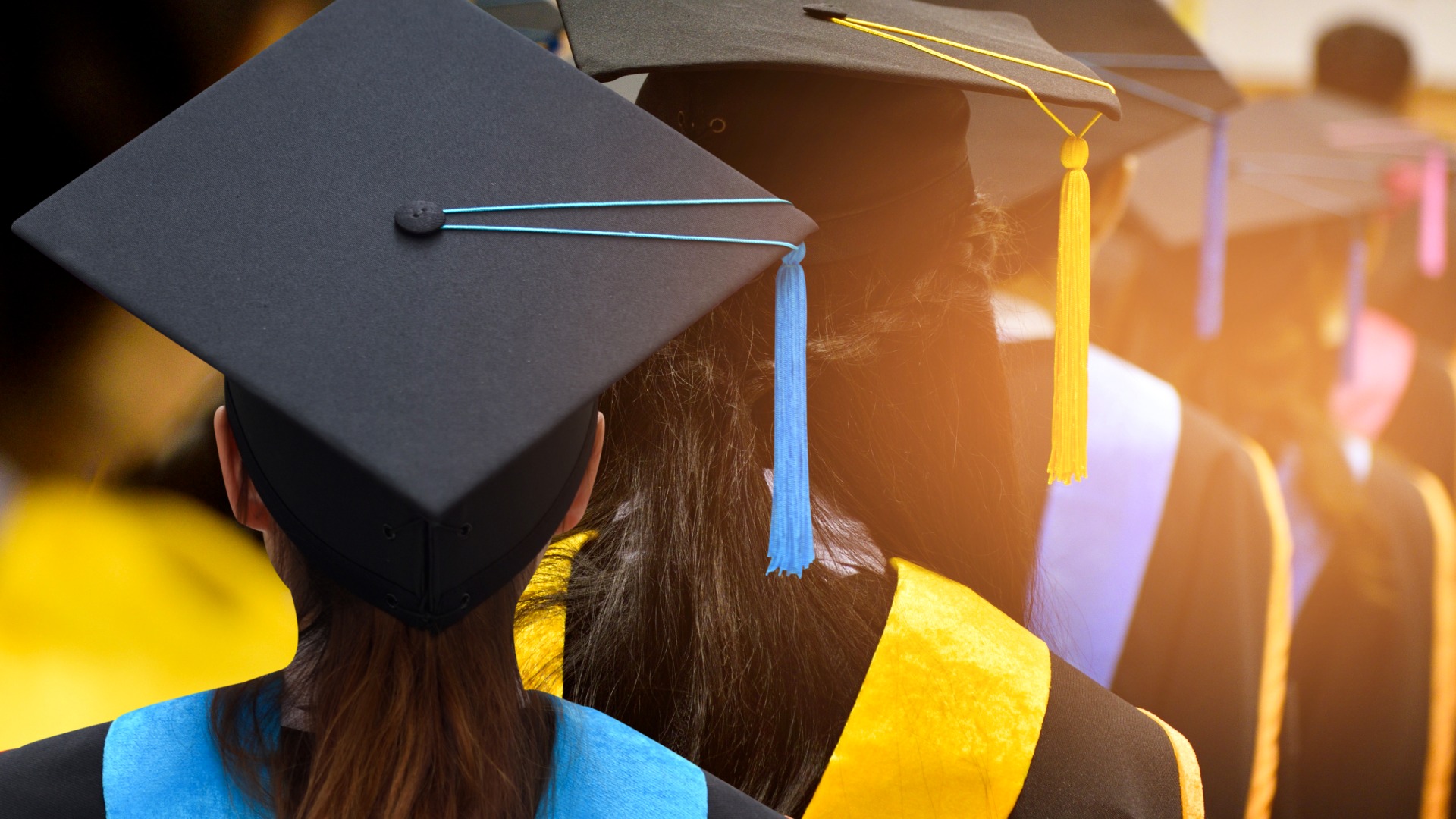 Etudiants diplomes lors d'une ceremonie de remise des diplomes